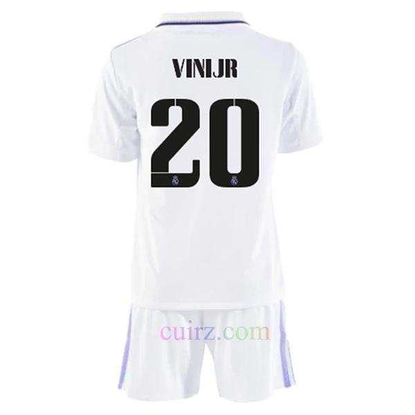 Pantalón y Camiseta Real Madrid 1ª Equipación 2022/23 para Niños Vinicius | Cuirz 3